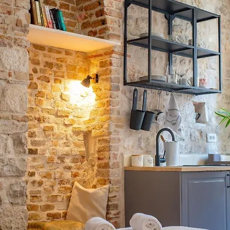 And Djanovic Vendégház