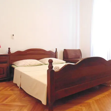 Vendégház And Djanovic Split
