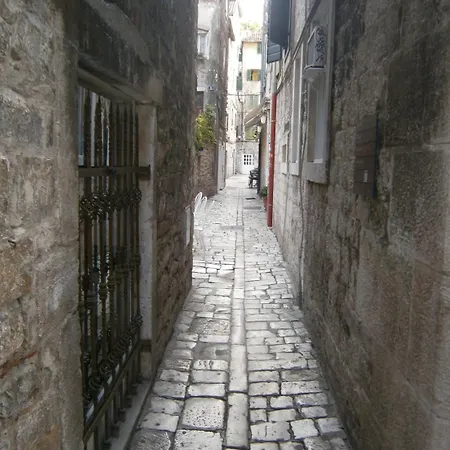 Vendégház And Djanovic Split