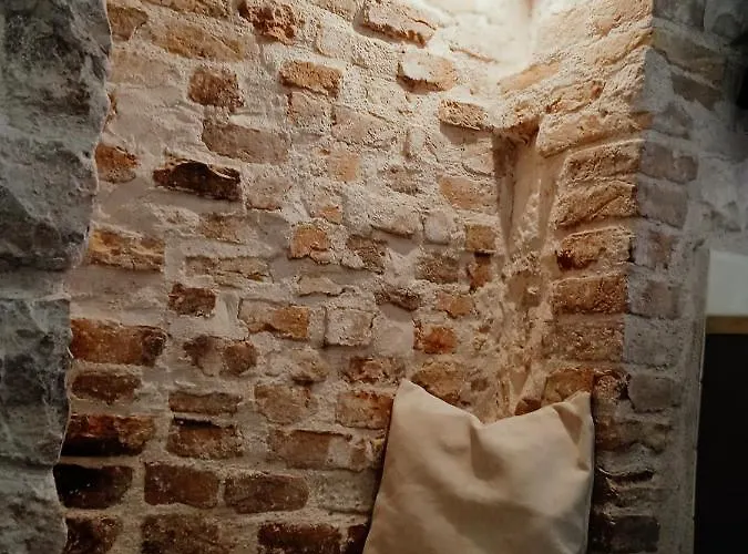 Rooms&apartments Djanovic 3* Split